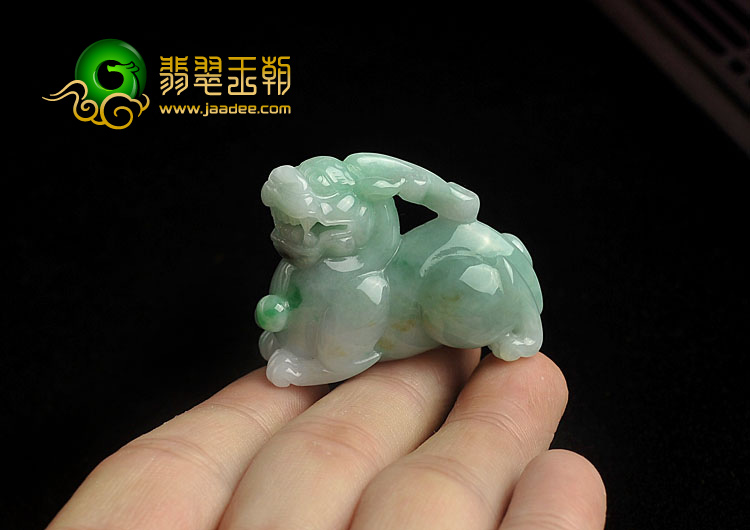 糯冰种飘翠缅甸翡翠A货貔貅挂件