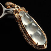 冰玻种缅甸翡翠A货镶玫瑰金四季豆胸坠（真钻）