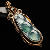 冰玻种飘花缅甸翡翠A货镶玫瑰金四季豆胸坠（真钻）