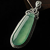 冰玻种绿晴水缅甸翡翠A货镶白金福瓜胸坠（真钻）