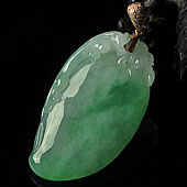 冰种翠色缅甸翡翠A货福瓜挂件