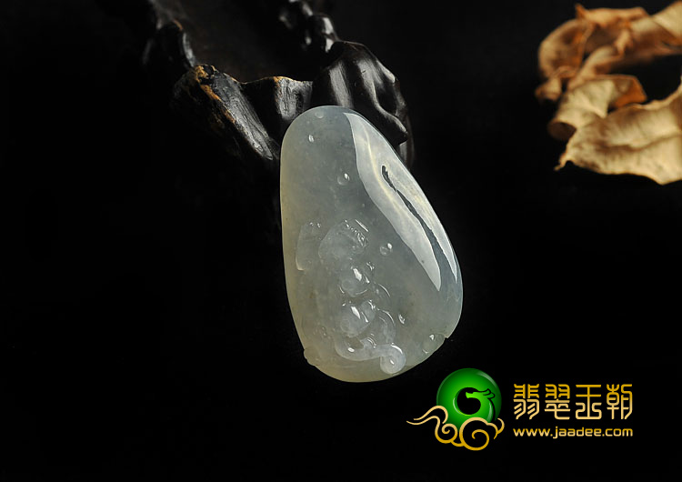冰种淡晴水缅甸翡翠A货貔貅挂件
