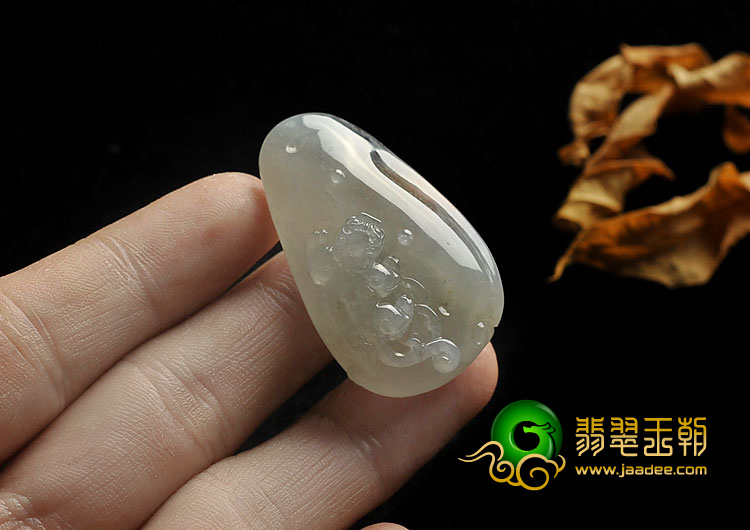冰种淡晴水缅甸翡翠A货貔貅挂件