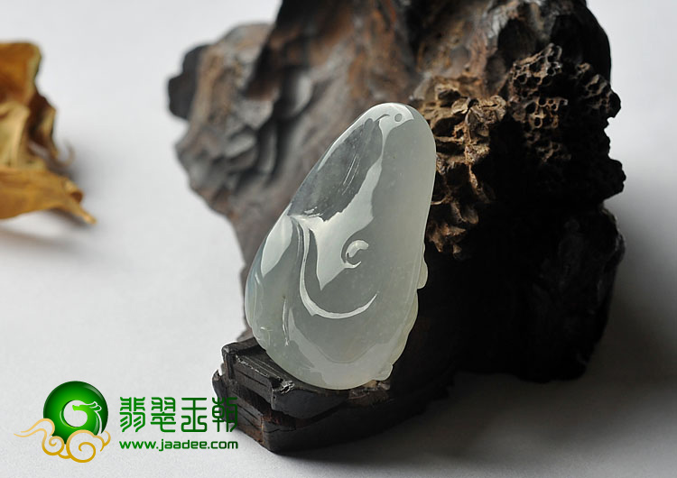 冰种淡晴水缅甸翡翠A货貔貅挂件