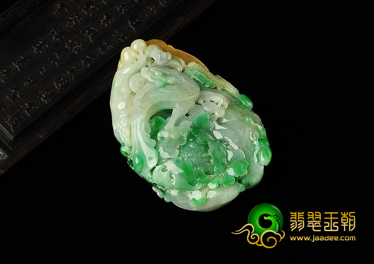 (超值推荐)糯冰种三彩缅甸翡翠A货凤戏牡丹挂件