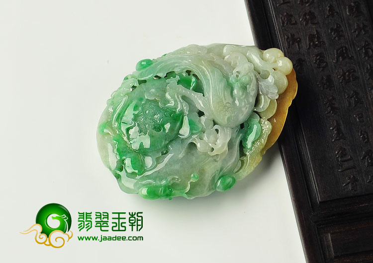 (超值推荐)糯冰种三彩缅甸翡翠A货凤戏牡丹挂件