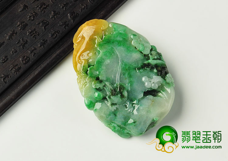 (超值推荐)糯冰种三彩缅甸翡翠A货凤戏牡丹挂件