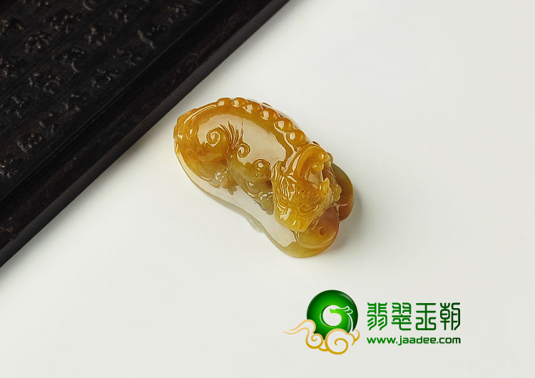 糯冰种黄翡缅甸翡翠A货貔貅挂件