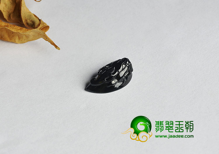 冰种墨翠缅甸翡翠A货貔貅戒面