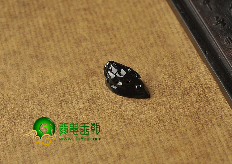 冰种墨翠缅甸翡翠A货貔貅戒面