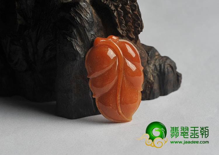 糯冰种红翡缅甸翡翠A货叶子挂件