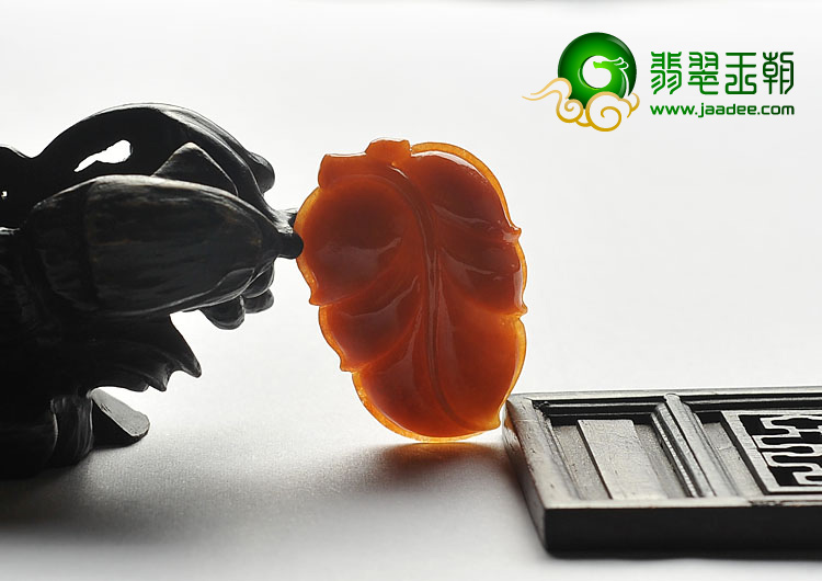 糯冰种红翡缅甸翡翠A货叶子挂件