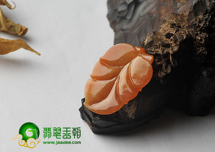 糯冰种红翡缅甸翡翠A货叶子挂件