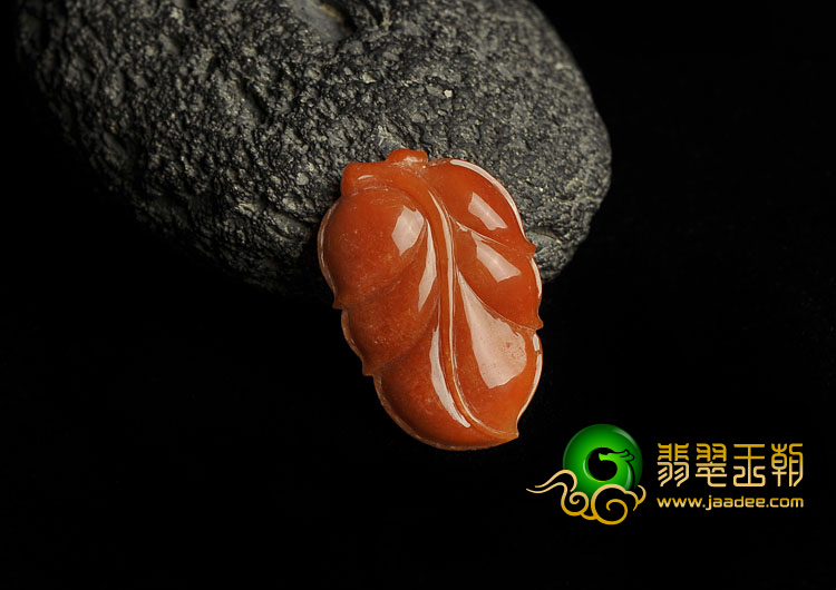 糯冰种红翡缅甸翡翠A货叶子挂件