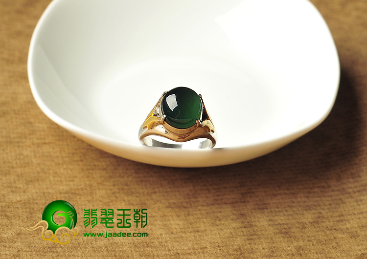 冰种菠菜绿缅甸翡翠A货戒面