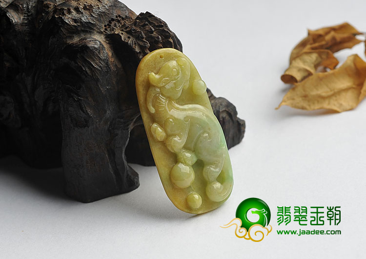 糯冰种褐黄飘花缅甸翡翠A货貔貅挂件