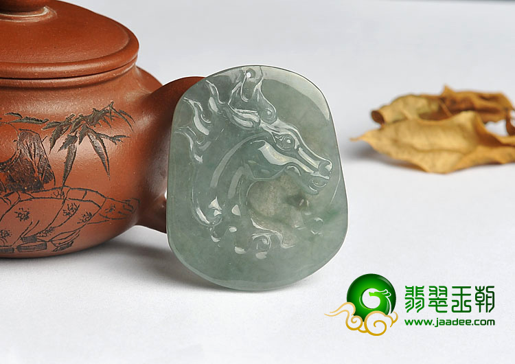 冰种晴水缅甸翡翠A货马牌挂件
