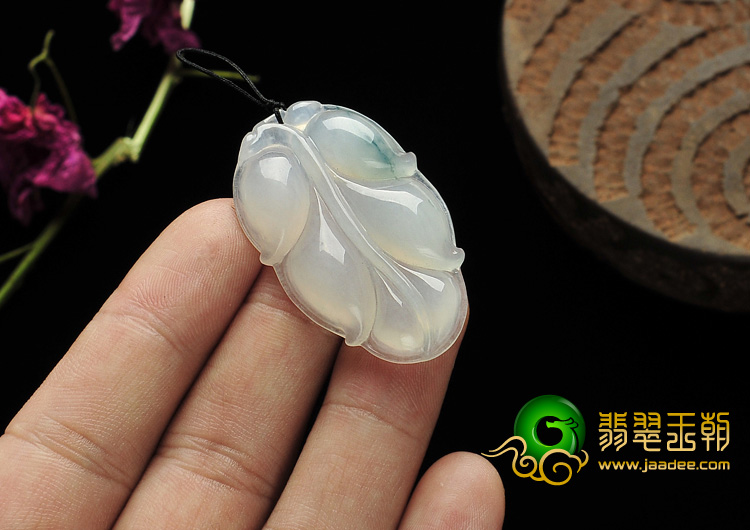(超值推荐)冰种飘花缅甸翡翠A货叶子挂件