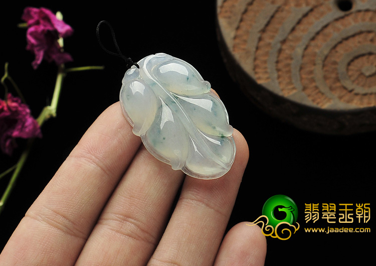 (超值推荐)冰种飘花缅甸翡翠A货叶子挂件