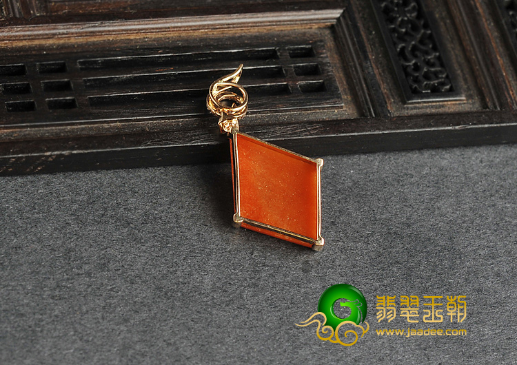 糯冰种红黄翡缅甸翡翠A货镶玫瑰金胸坠（真钻）