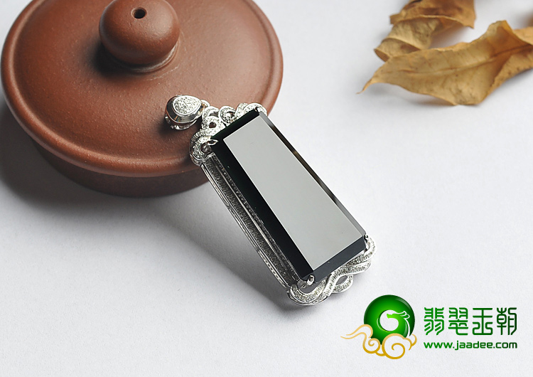 冰玻种墨翠缅甸翡翠A货白金胸坠（真钻）