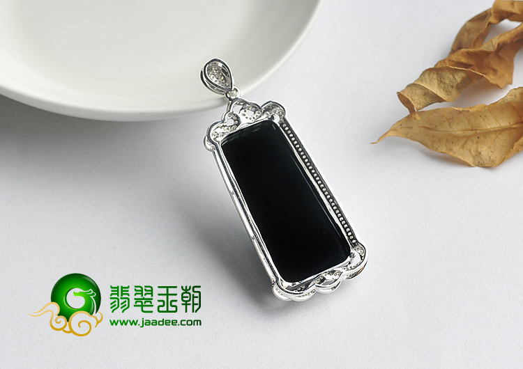 冰玻种墨翠缅甸翡翠A货白金胸坠（真钻）