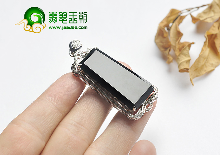 冰玻种墨翠缅甸翡翠A货白金胸坠（真钻）