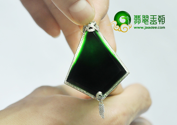 玻璃种墨翠缅甸翡翠A货白金胸坠（真钻）