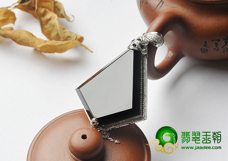 玻璃种墨翠缅甸翡翠A货白金胸坠（真钻）