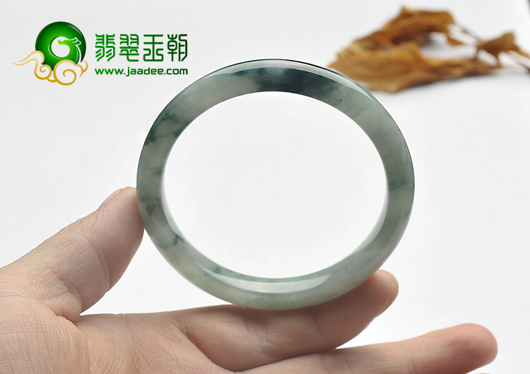 糯冰种飘花缅甸翡翠A货手镯（57.5mm）