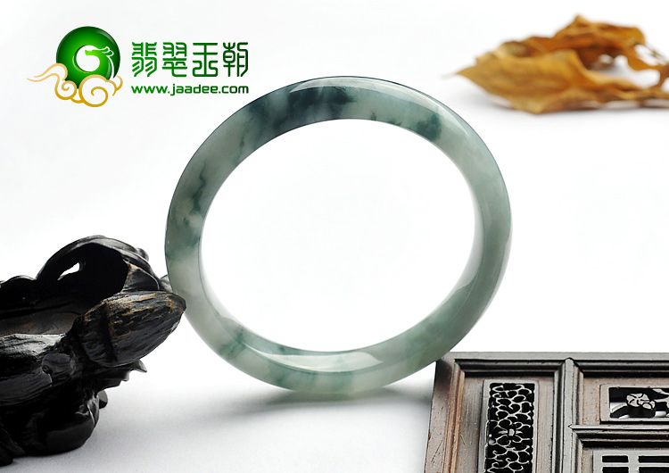 糯冰种飘花缅甸翡翠A货手镯（57.8mm）