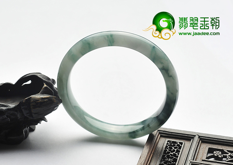 糯冰种飘花缅甸翡翠A货手镯（57.8mm）