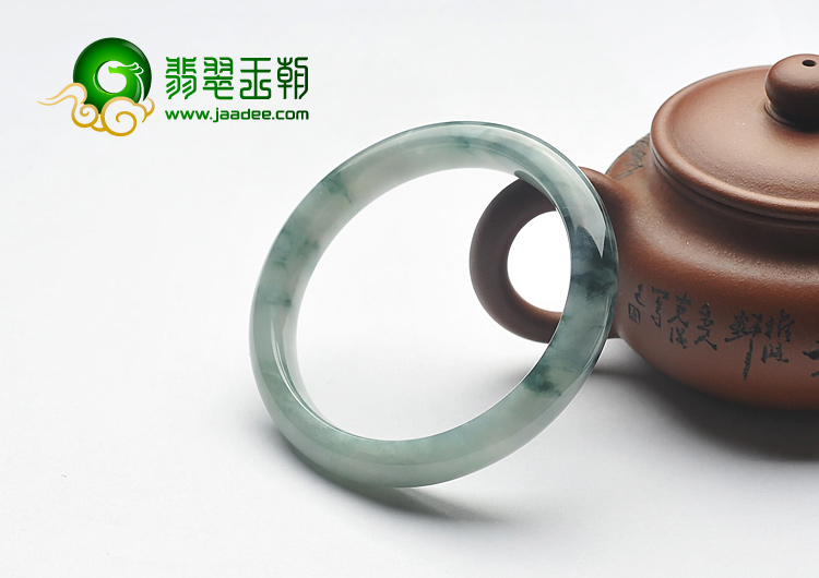 糯冰种飘花缅甸翡翠A货手镯（57.8mm）