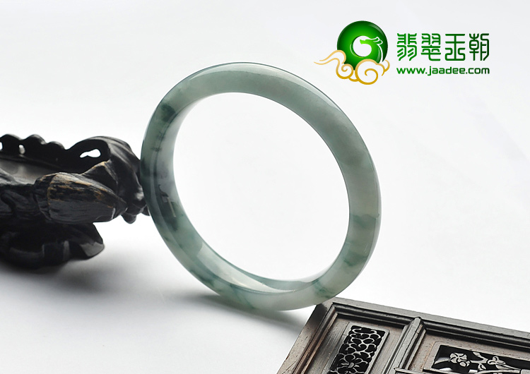 糯冰种飘花缅甸翡翠A货手镯（57.8mm）