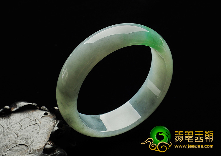 糯冰种飘翠缅甸翡翠A货手镯（58.4mm）