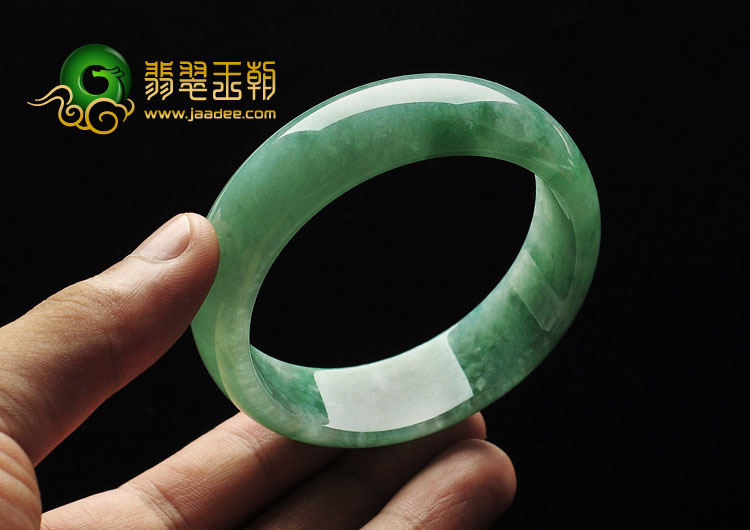 糯冰种豆绿满绿缅甸翡翠A货手镯（56.8mm）