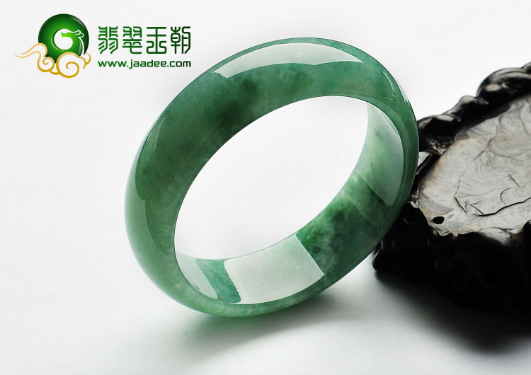 糯冰种豆绿满绿缅甸翡翠A货手镯（56.8mm）