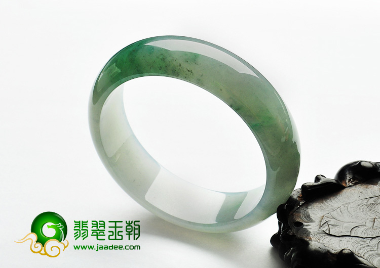 糯冰种飘翠缅甸翡翠A货手镯（58.7mm）