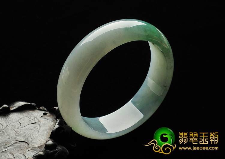 糯冰种飘翠缅甸翡翠A货手镯（58.7mm）