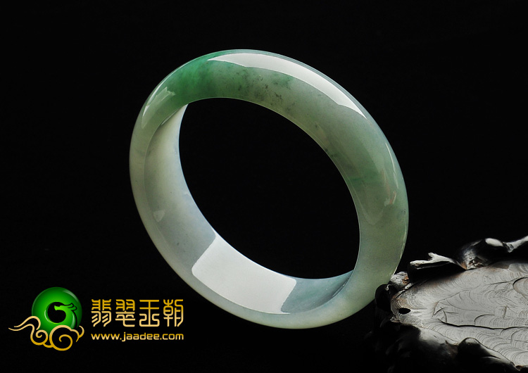 糯冰种飘翠缅甸翡翠A货手镯（58.7mm）