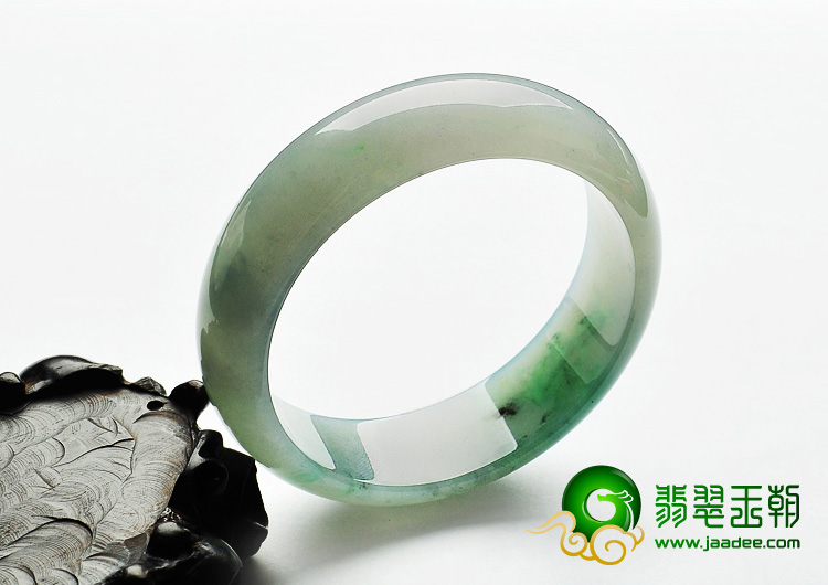 糯冰种飘翠缅甸翡翠A货手镯（58.7mm）