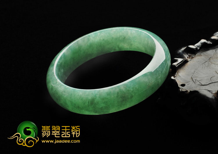 糯冰种豆绿满绿缅甸翡翠A货手镯（57.1mm）