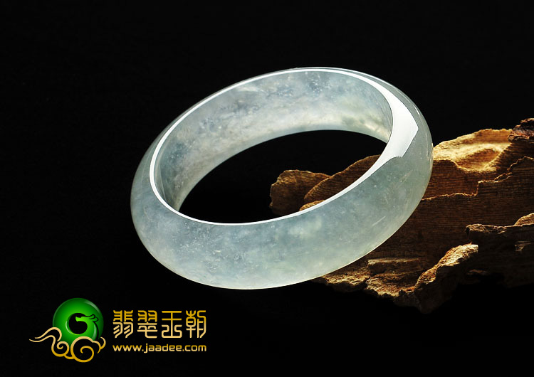 冰玻种晴水缅甸翡翠A货手镯（55.7mm）