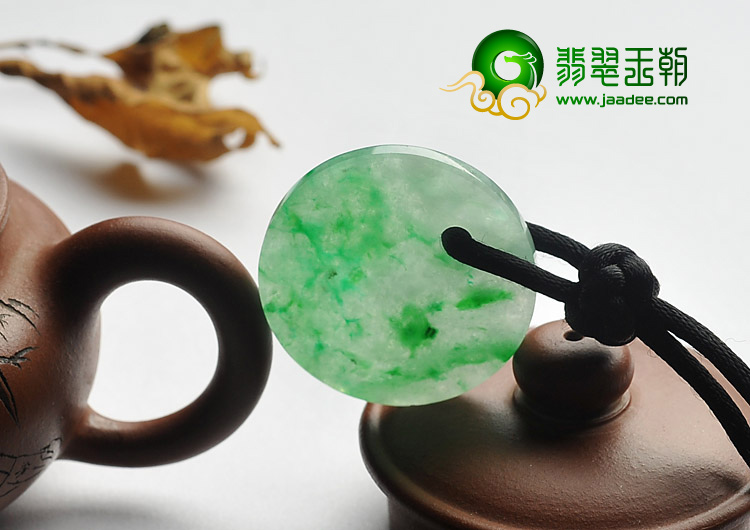 冰种阳绿缅甸翡翠A货平安扣挂件