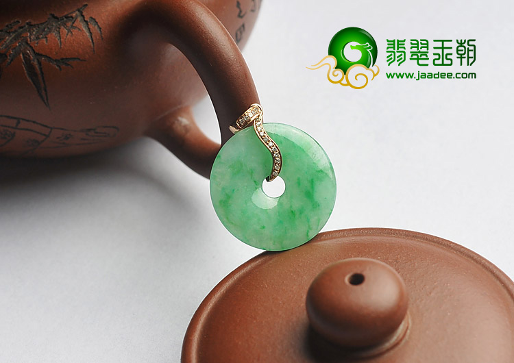糯冰种飘翠缅甸翡翠A货平安扣挂件