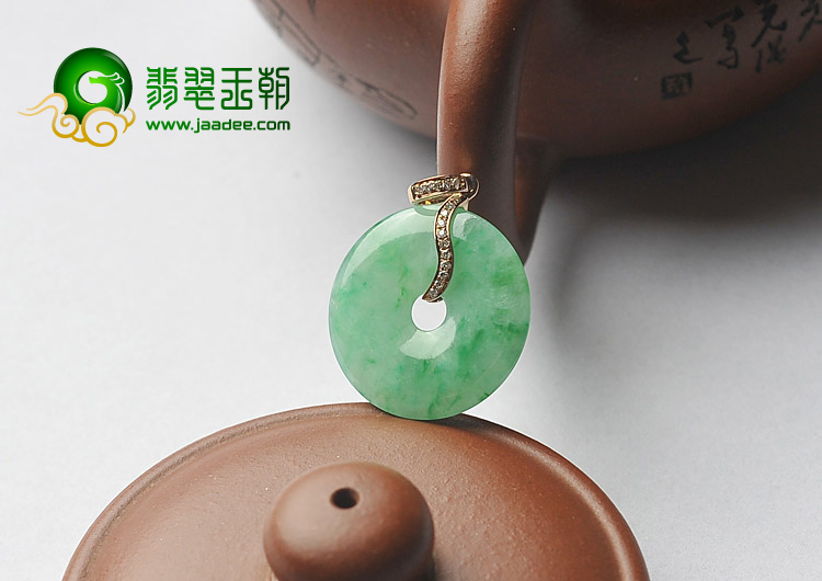 糯冰种飘翠缅甸翡翠A货平安扣挂件