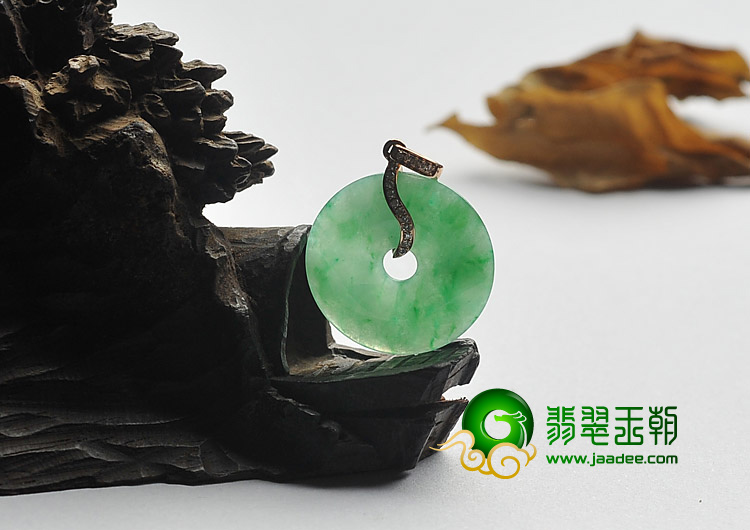 糯冰种飘翠缅甸翡翠A货平安扣挂件