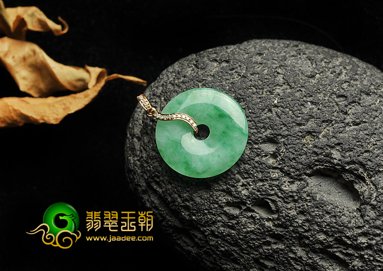 糯冰种飘翠缅甸翡翠A货平安扣挂件