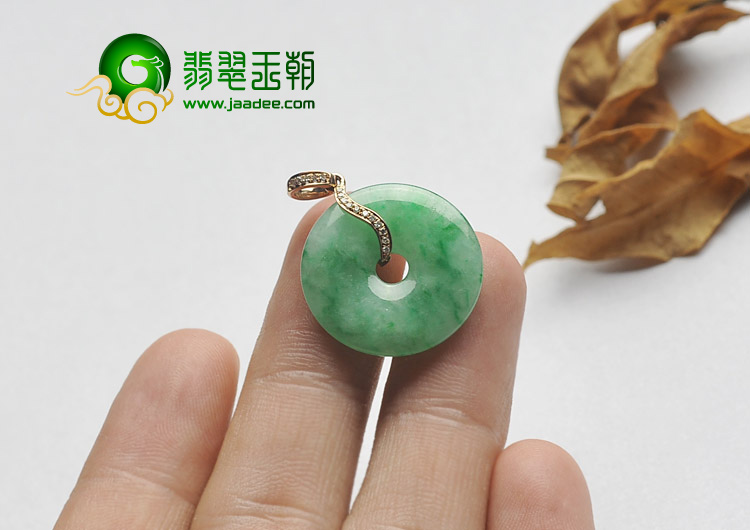 糯冰种飘翠缅甸翡翠A货平安扣挂件