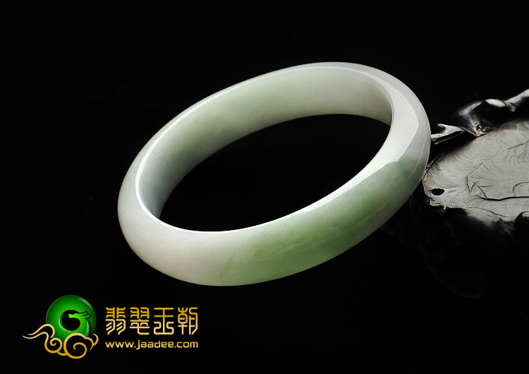 糯冰种绿晴水缅甸翡翠A货手镯（58mm）